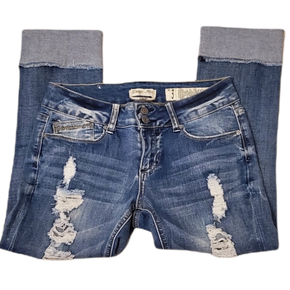 Indigo Rein crop distressed jeans. Juniors size 3.